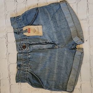 LEVI'S HIGH RISE SHORT
